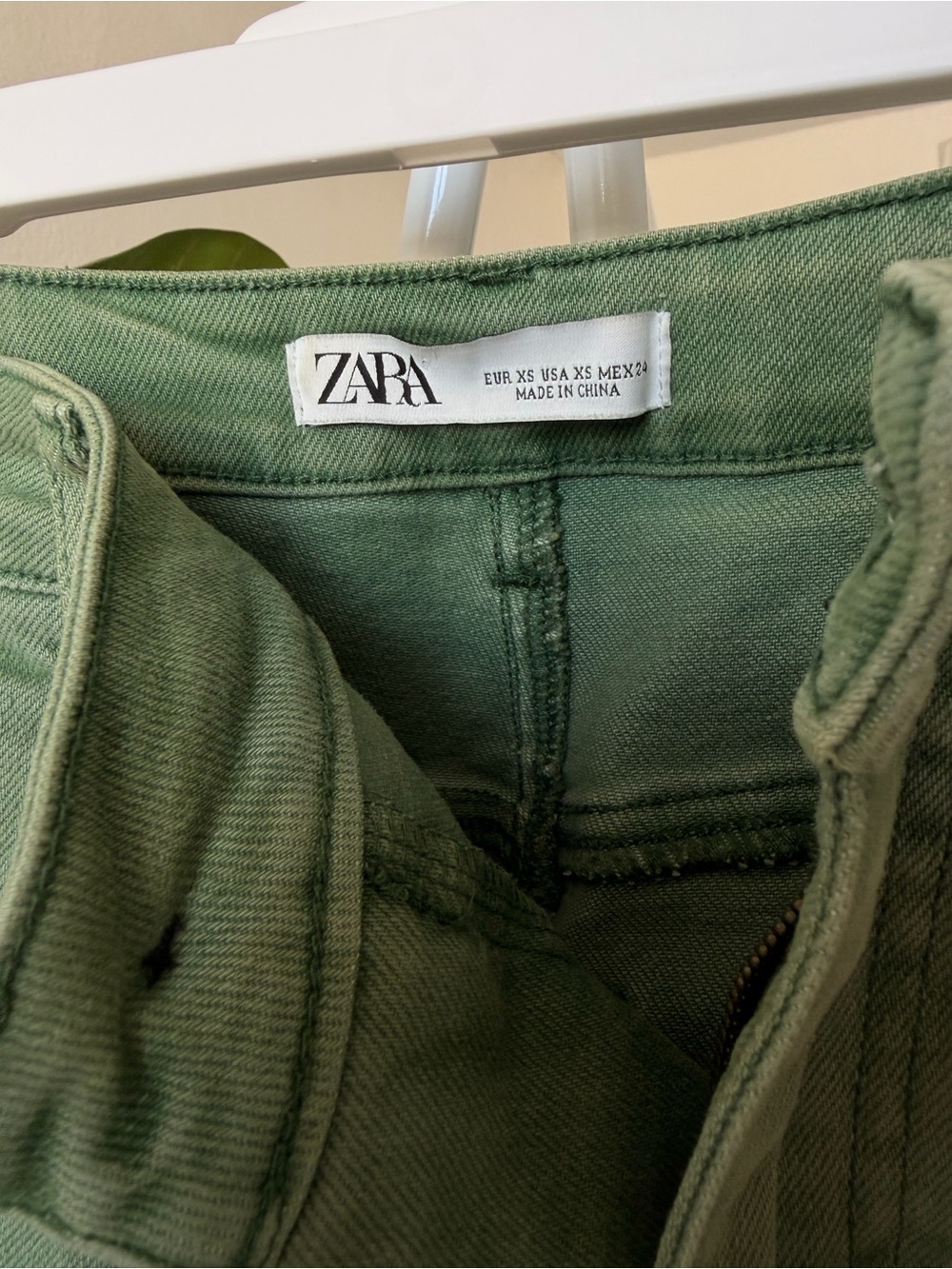 Zara Olive Green High-Rise Jeans - Picture 2 of 12